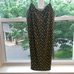 Olive Green Floral dress. Never worn. Size L. Fits more like an XL. Stretchy